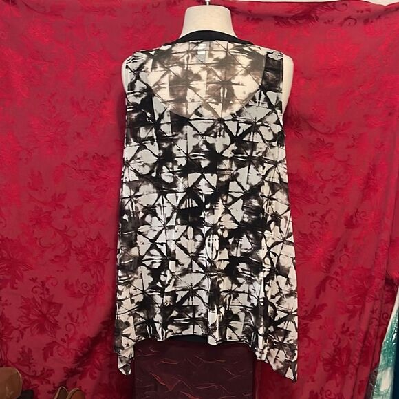 Alfani Sleeveless Shirt and Tank top Set Black and White Tie die Look - Picture 2 of 8